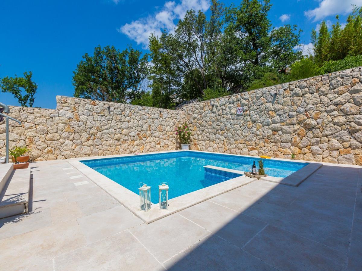 Apartments Susanne Novi Vinodolski Exterior photo